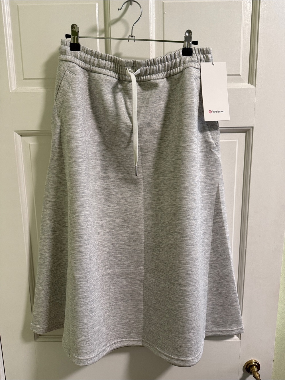 NWT Lululemon Light  Gray A-Line Drawstring Midi length Skirt, Sz L